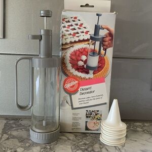 Dessert Decorator